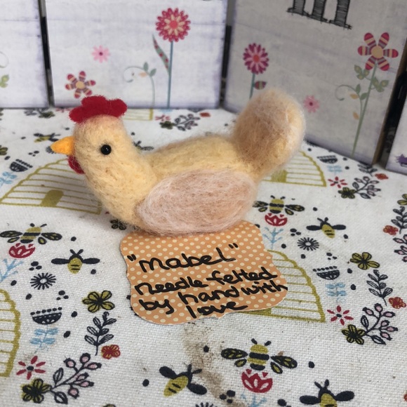 COPY - Set of 4 handmade needle felted chickens hens - Picture 10 of 16